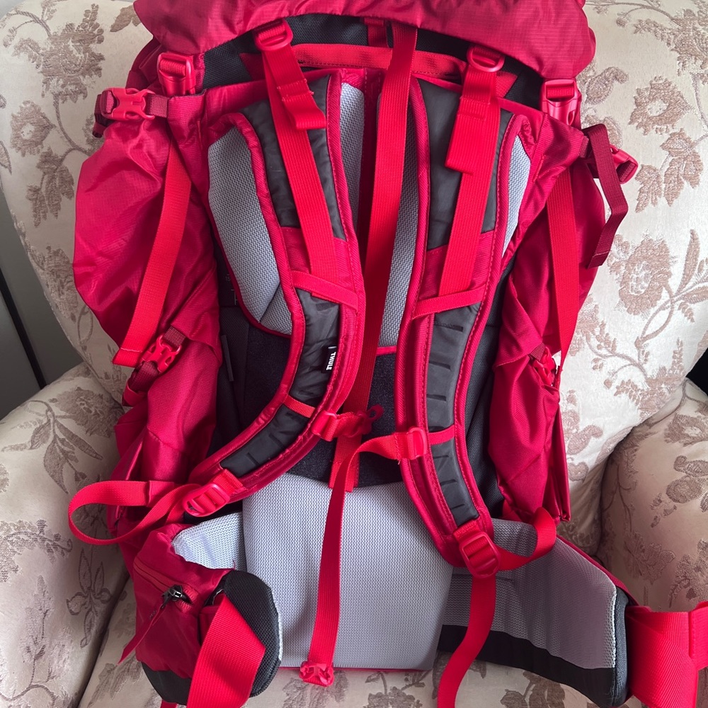 Thule Versant 70L Hiking Backpack NWT - Picture 2 of 4